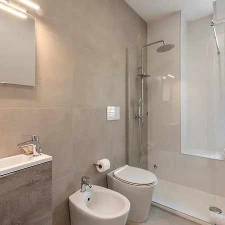 Bright Apt 2 Bedrooms And 2 Bathrooms - B Home Milan Exterior photo